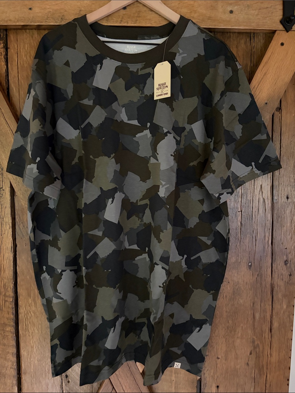 NWT Lands' End Men’s 2XL/T Blake Shelton Vintage Green Camouflage T-Shirt.
